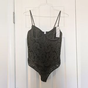 UO Lace Bodysuit NWT Sz L